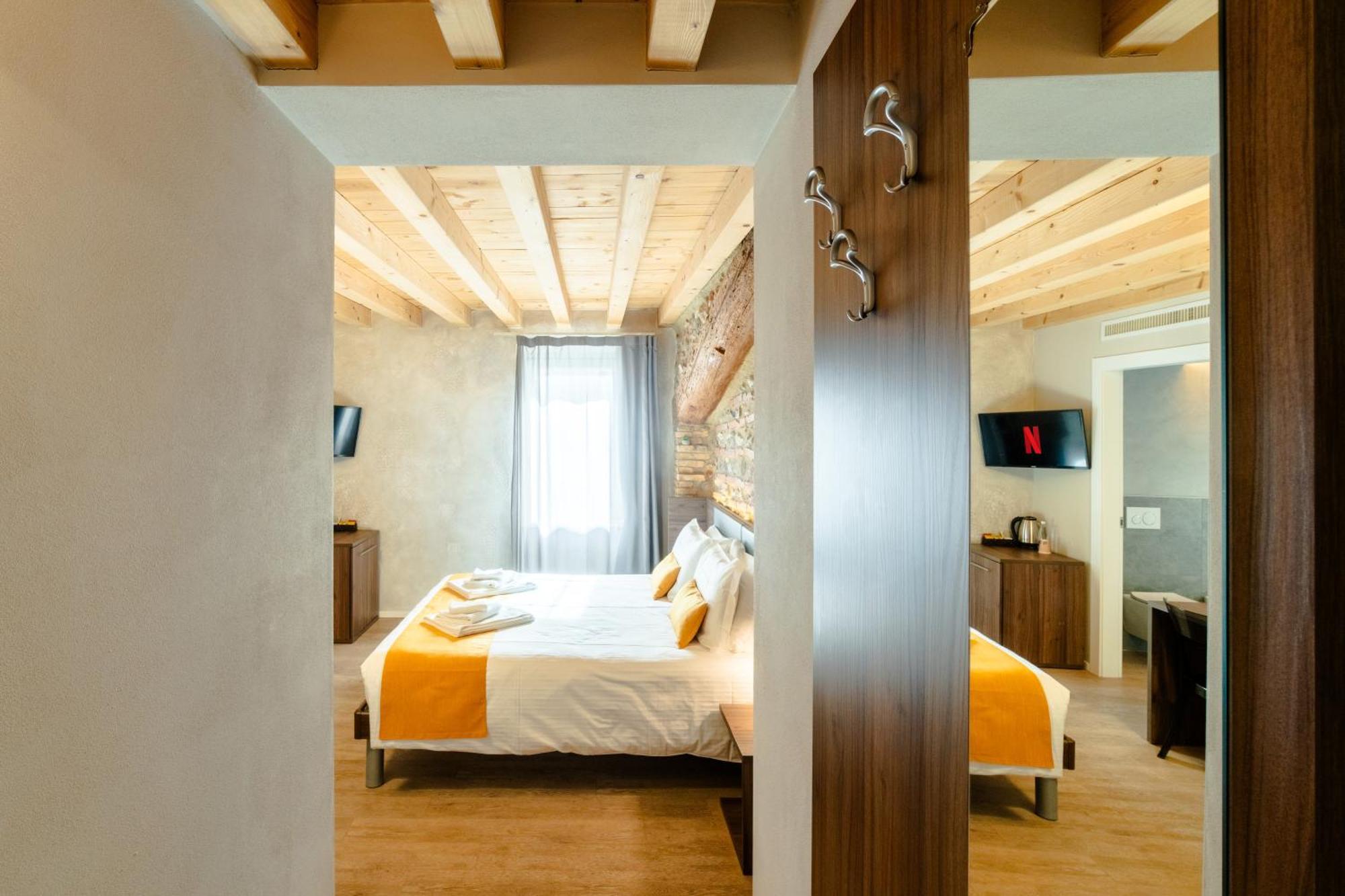 Hotel La Casa In Paese Peschiera del Garda Exterior foto